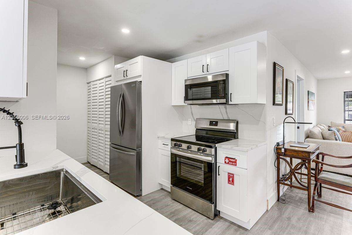 600 66th Ter, Hollywood, FL 33024 - For Sale photo 7