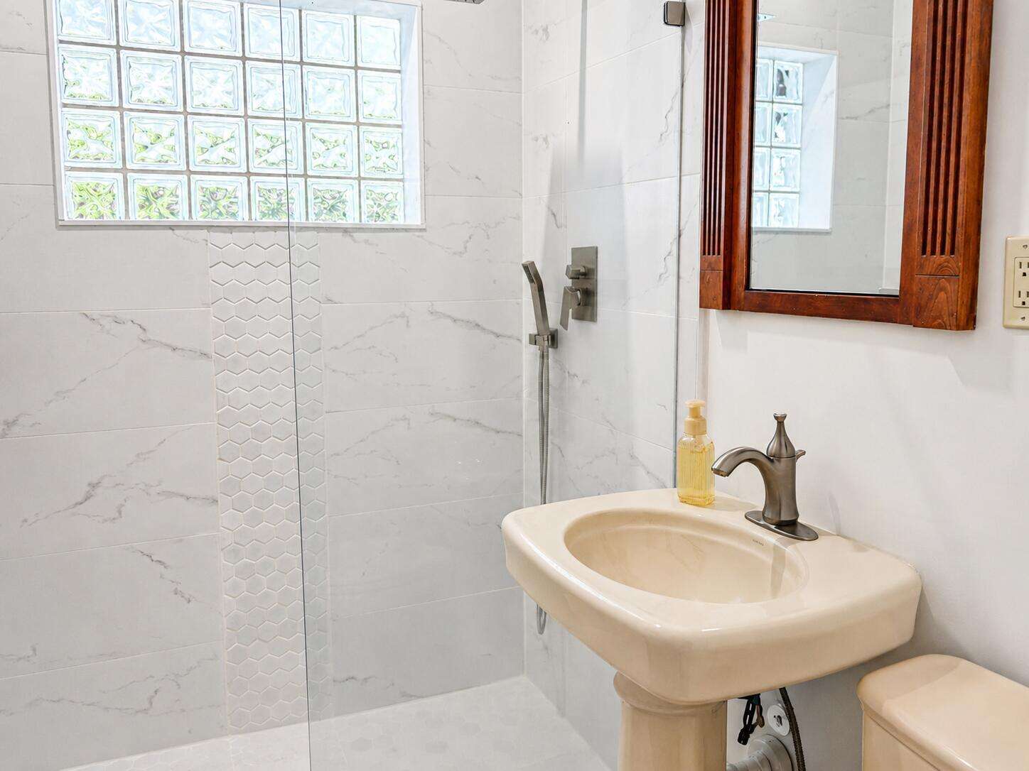 819 2nd, Hallandale Beach, FL 33009 - For Sale photo 18