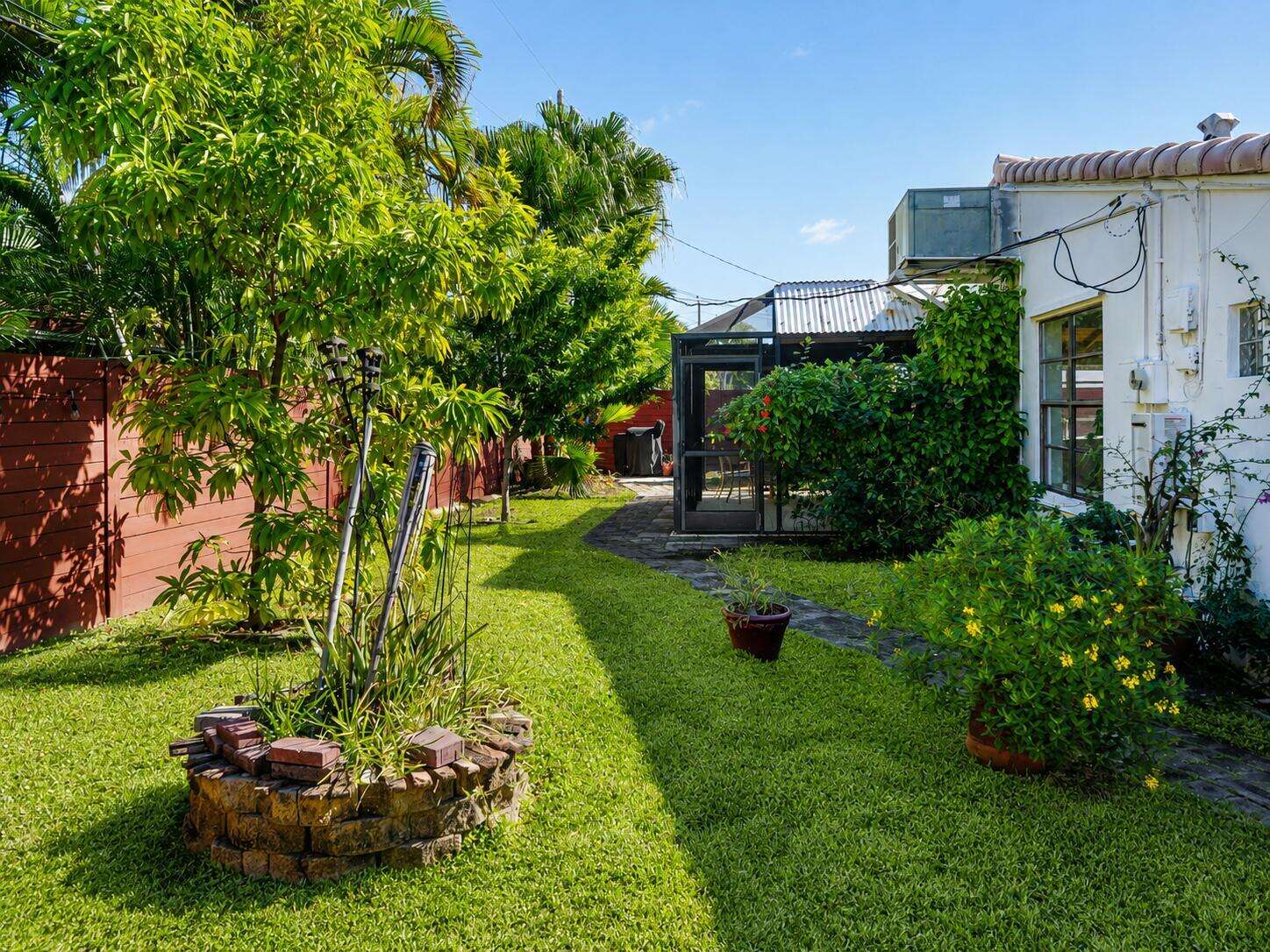 819 2nd, Hallandale Beach, FL 33009 - For Sale photo 29