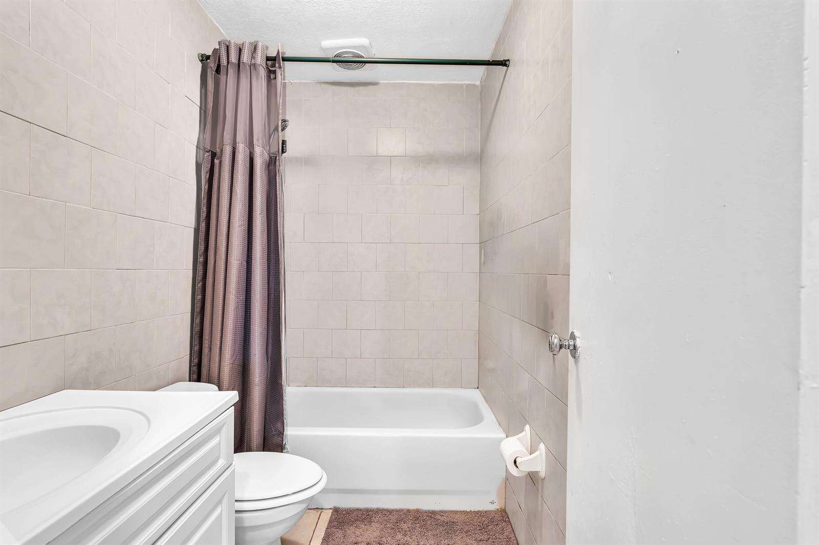 2131 Acapulco, Miramar, FL 33023 - For Sale photo 16
