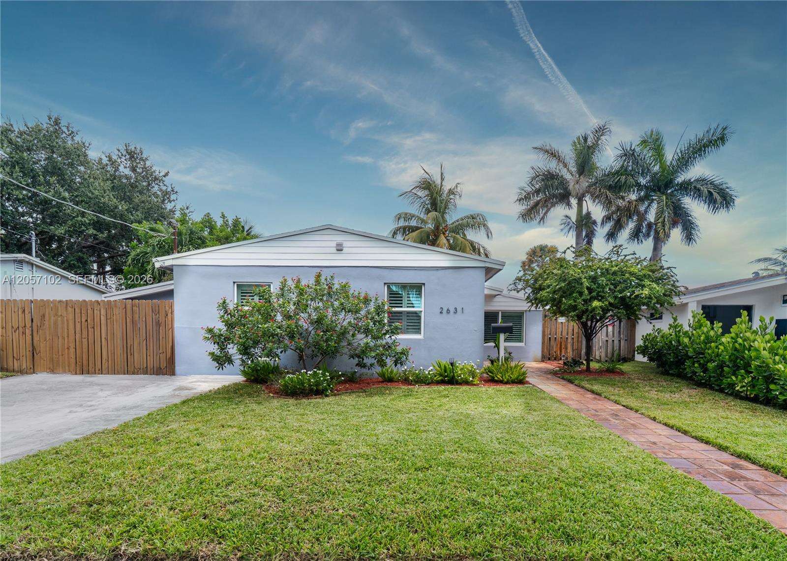 2631 Thomas St, Hollywood, FL 33020 - Pending Sale photo 2
