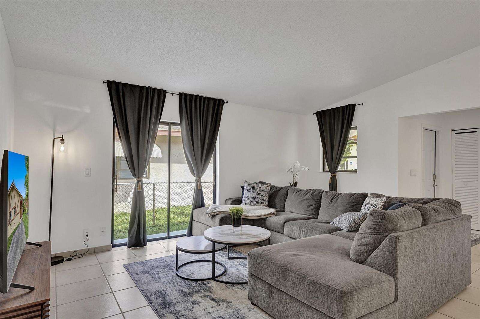 1115 1st, Hallandale Beach, FL 33009 - For Sale photo 23