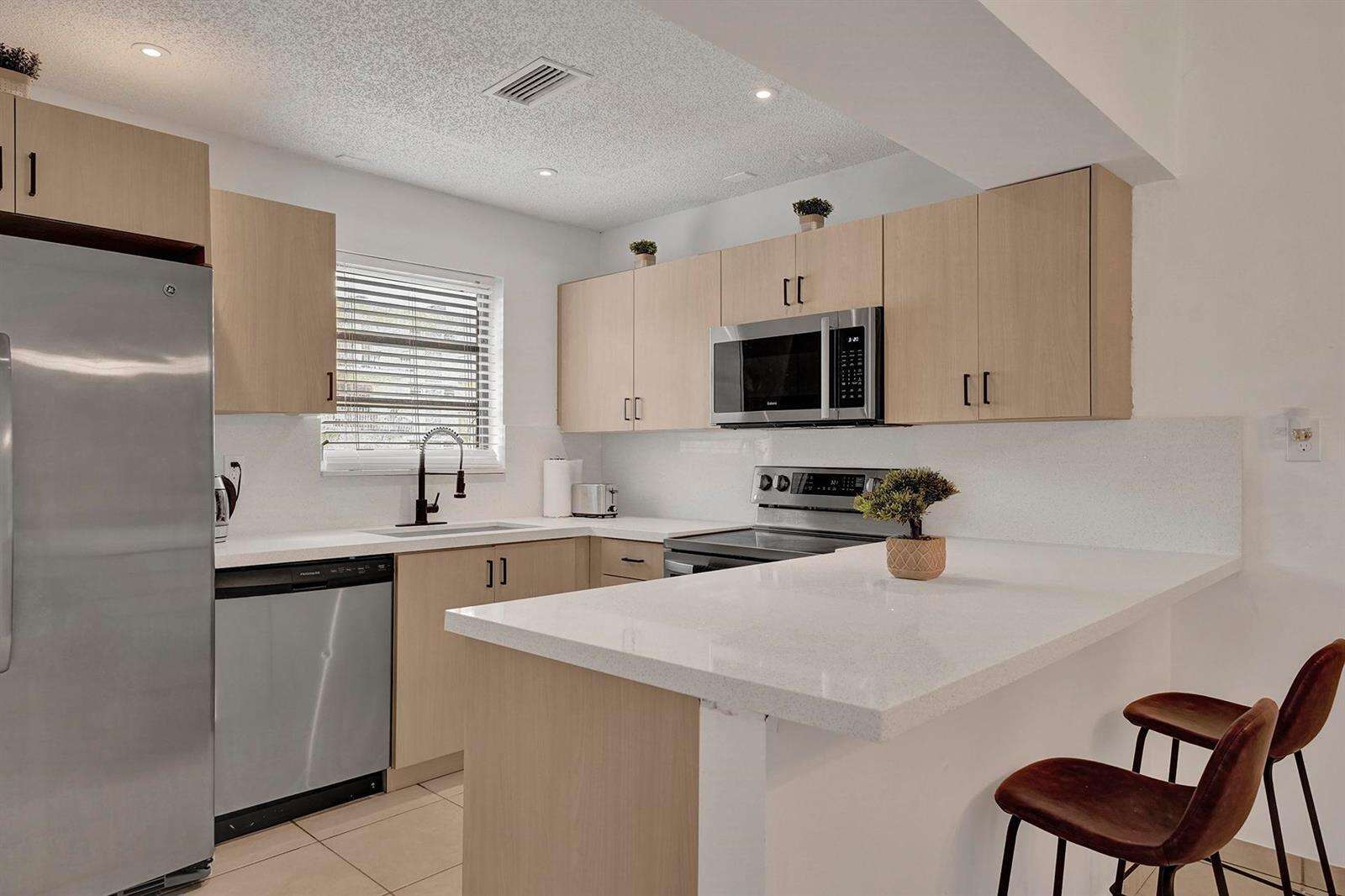 1115 1st, Hallandale Beach, FL 33009 - For Sale photo 26