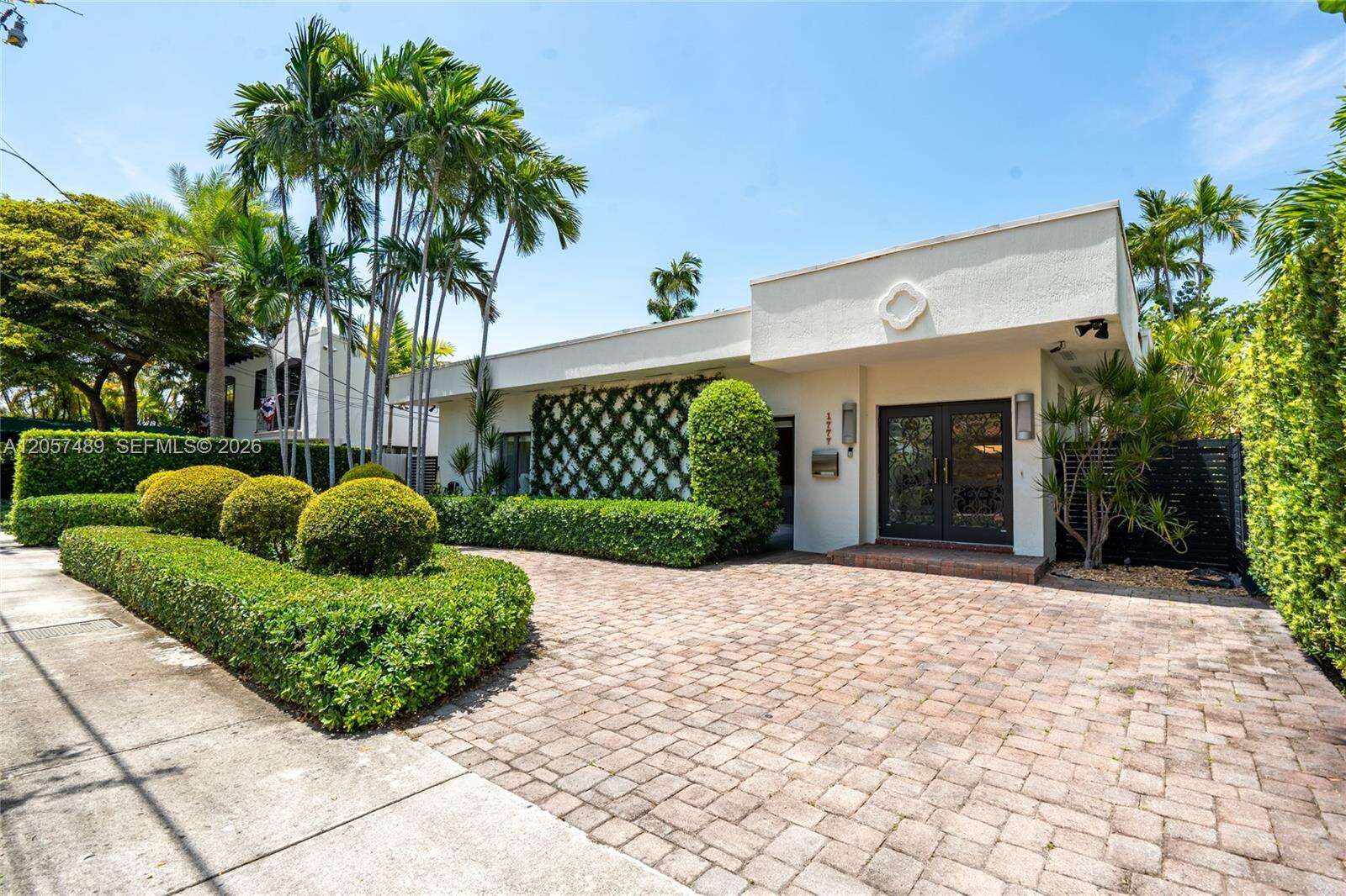 1777 Daytonia Rd, Miami Beach, FL 33141 - For Sale photo 2