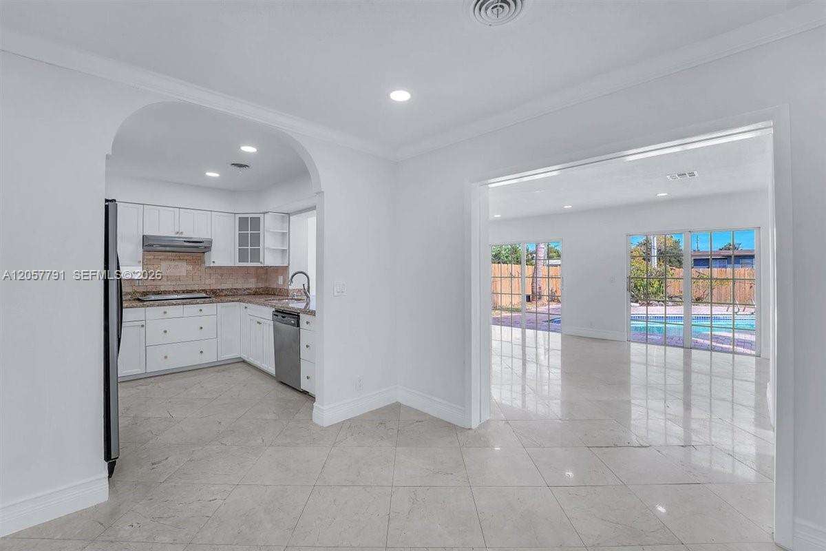 2005 36th Ave, Hollywood, FL 33021 - For Sale photo 6