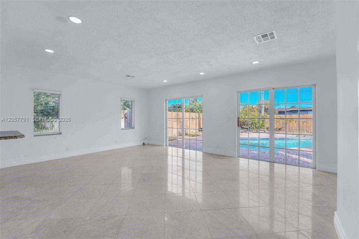 2005 36th Ave, Hollywood, FL 33021 - For Sale photo 9
