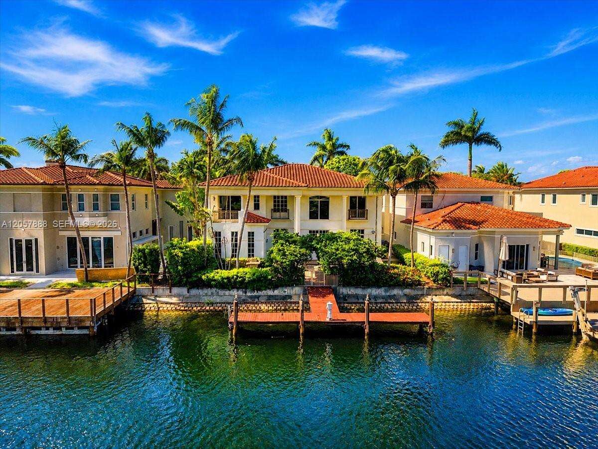 996 Sanibel Dr, Hollywood, FL 33019 - For Sale photo 3