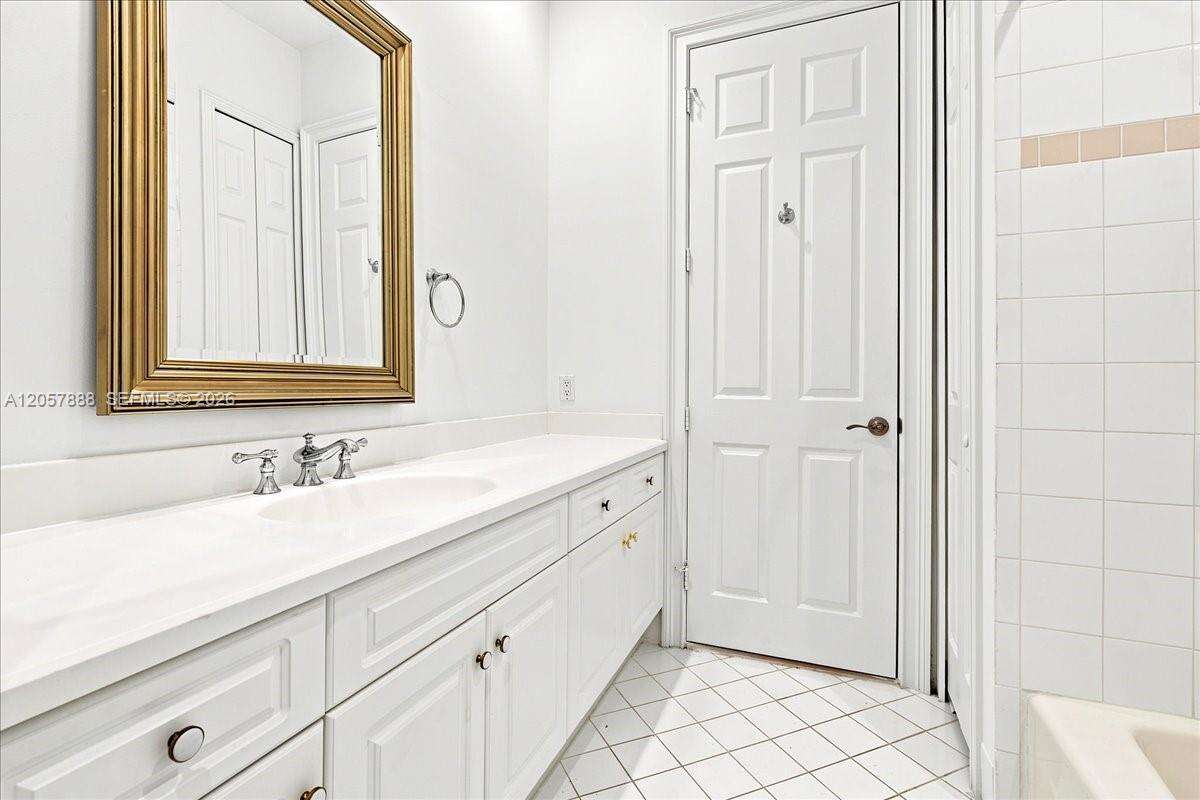 996 Sanibel Dr, Hollywood, FL 33019 - For Sale photo 24