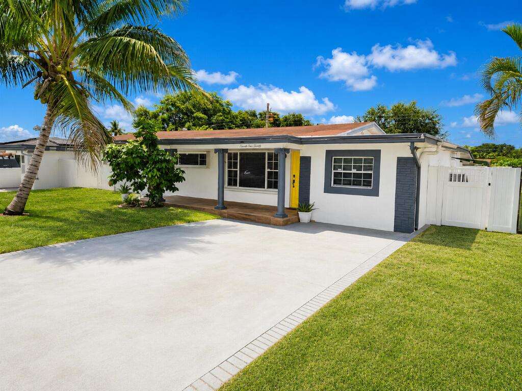 7120 13th, Pembroke Pines, FL 33023 - For Sale photo 2