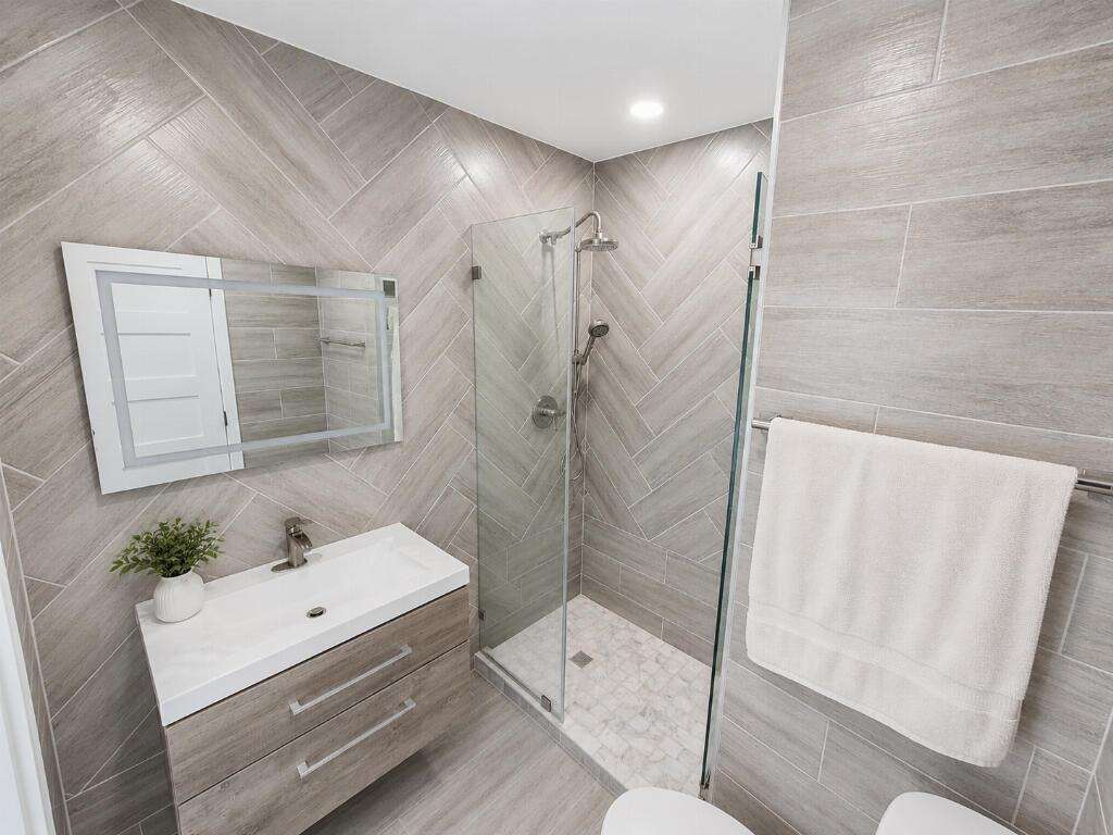 7120 13th, Pembroke Pines, FL 33023 - For Sale photo 5