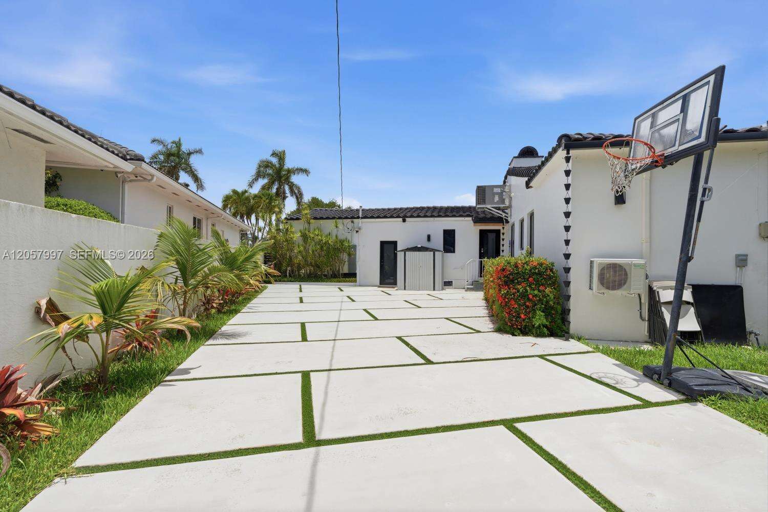 1204 Northlake Dr, Hollywood, FL 33019 - For Sale photo 11