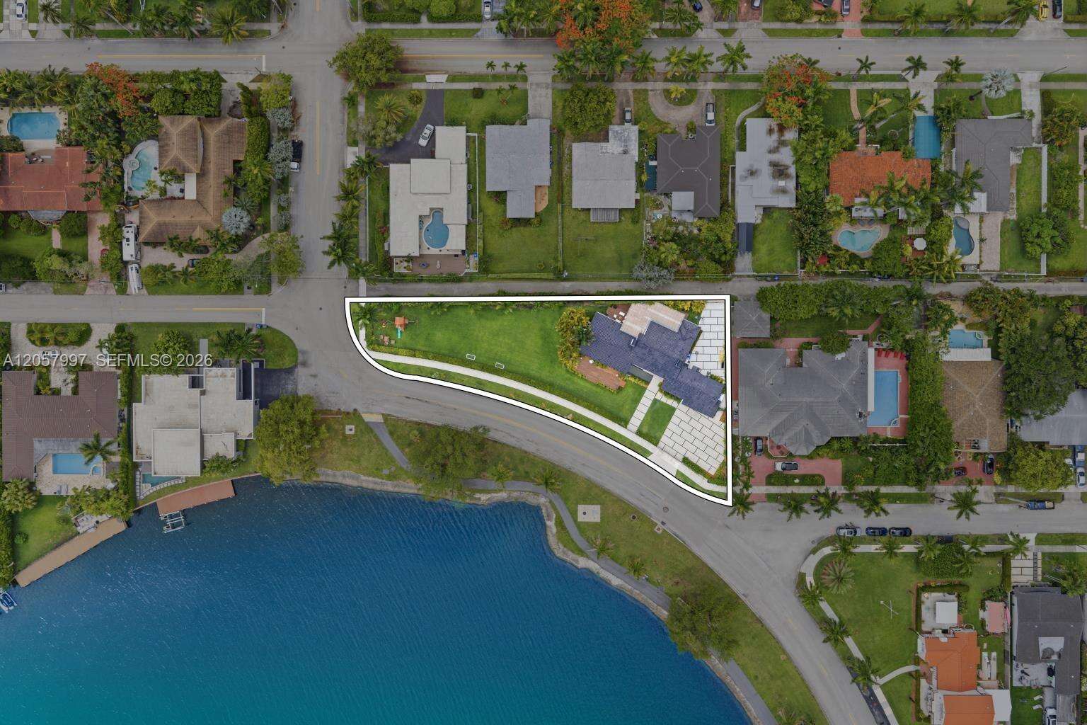 1204 Northlake Dr, Hollywood, FL 33019 - For Sale photo 12