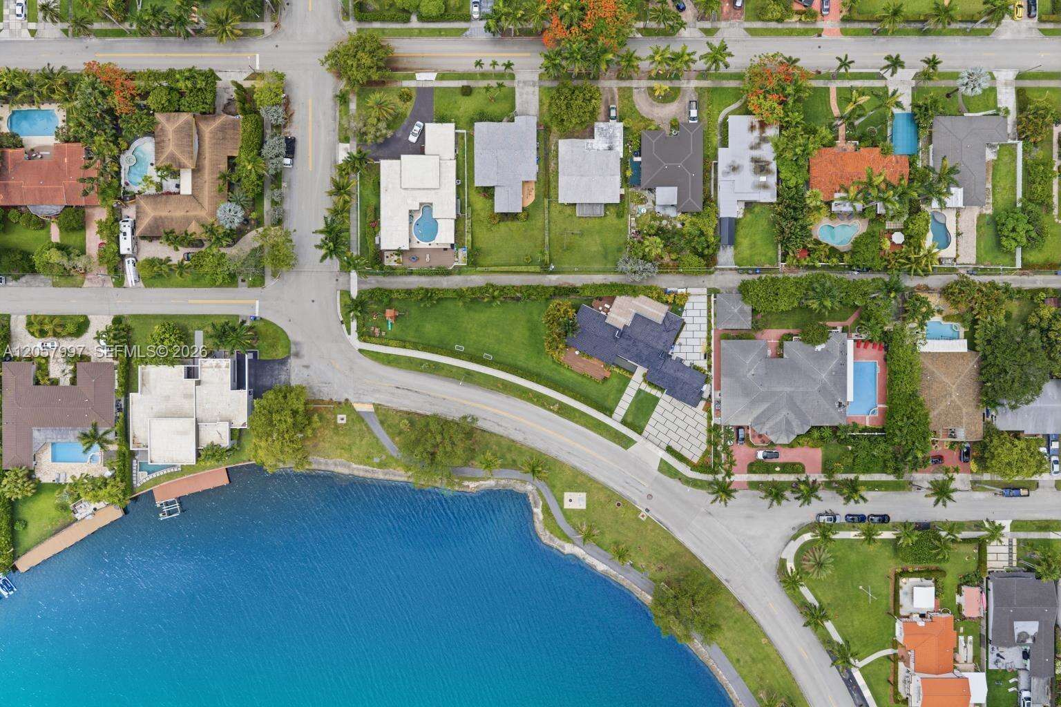1204 Northlake Dr, Hollywood, FL 33019 - For Sale photo 13