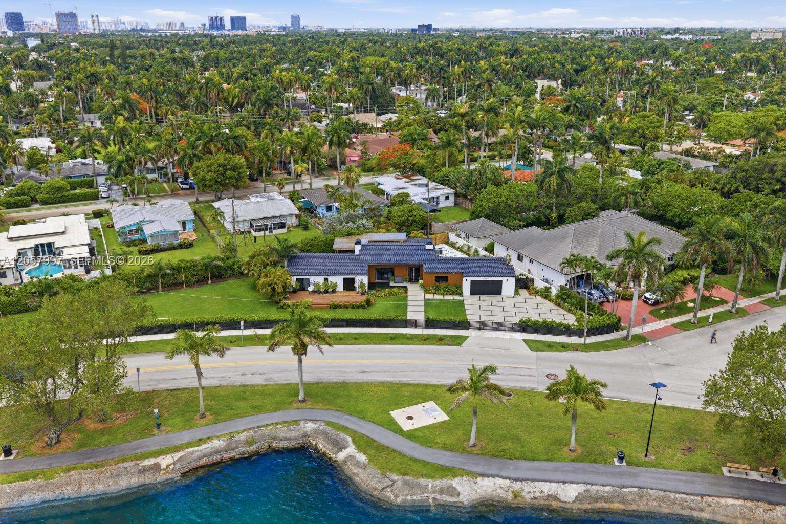 1204 Northlake Dr, Hollywood, FL 33019 - For Sale photo 14