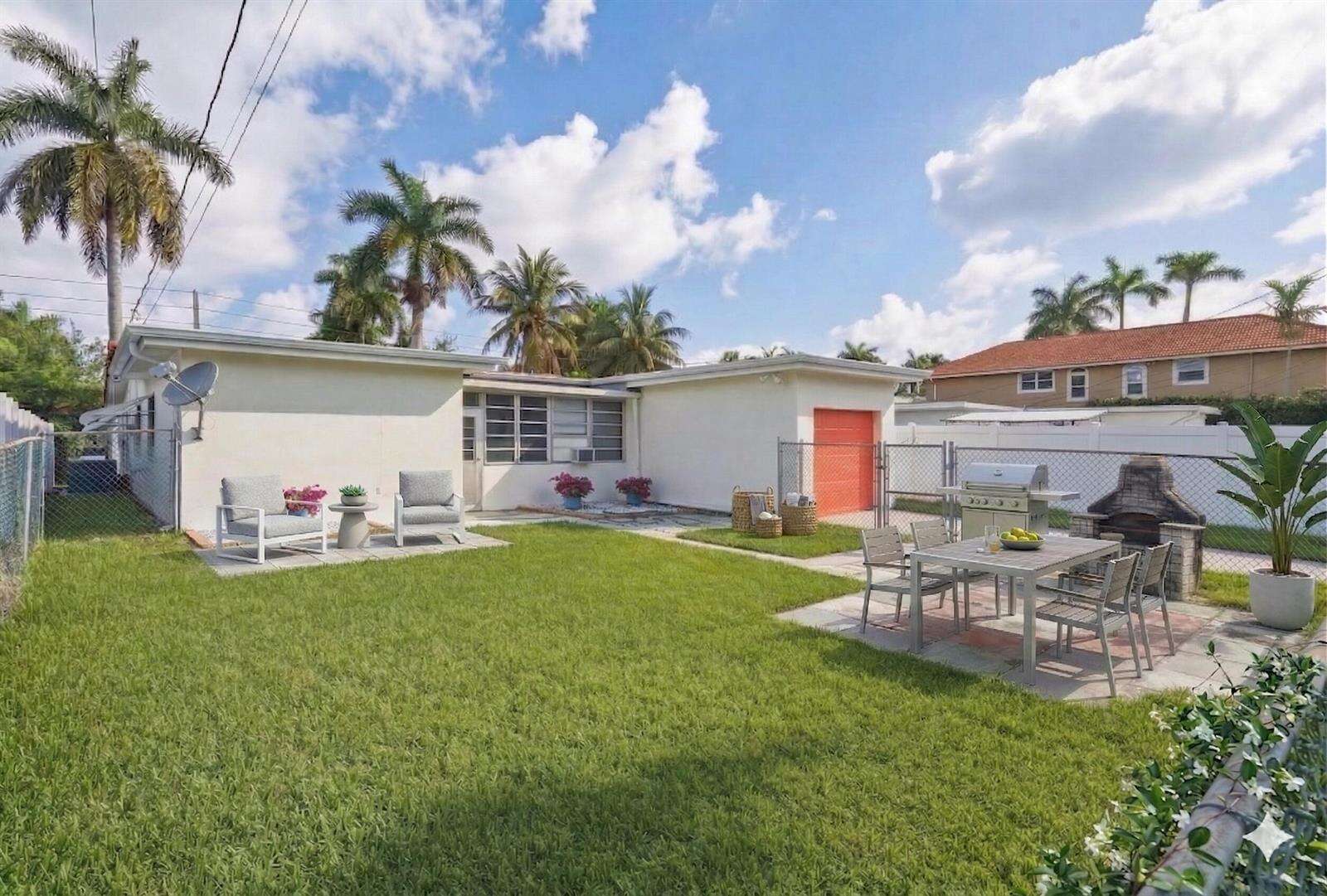 1114 Johnson, Hollywood, FL 33019 - For Sale photo 5