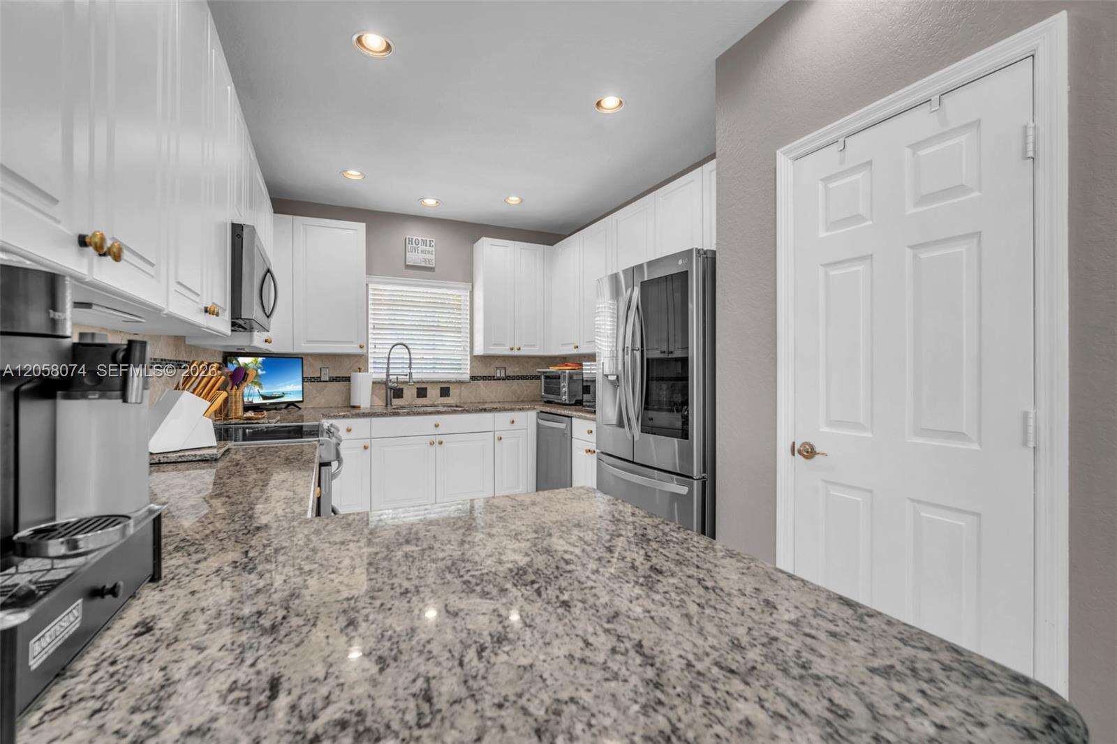 7565 19th Dr, Pembroke Pines, FL 33024 - For Sale photo 18