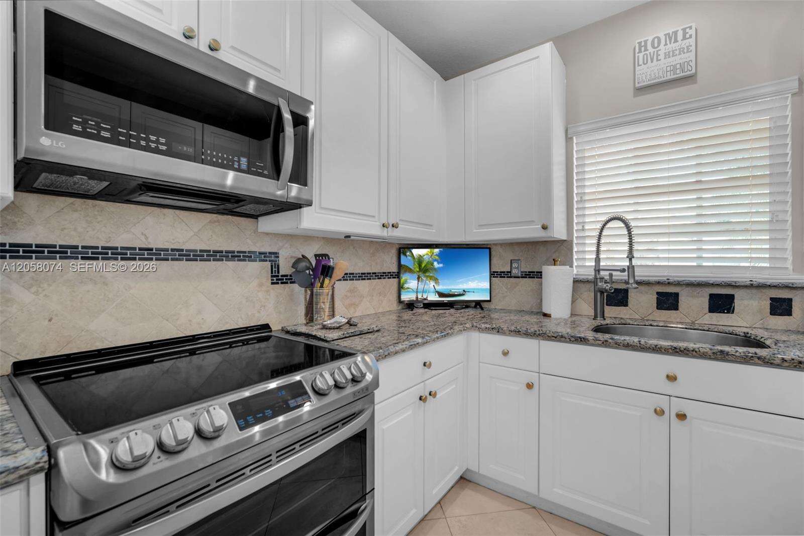 7565 19th Dr, Pembroke Pines, FL 33024 - For Sale photo 19