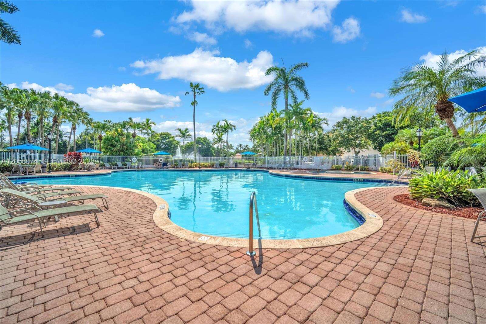 7565 19th Dr, Pembroke Pines, FL 33024 - For Sale photo 51