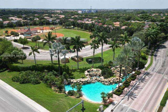 7565 19th Dr, Pembroke Pines, FL 33024 - For Sale photo 66