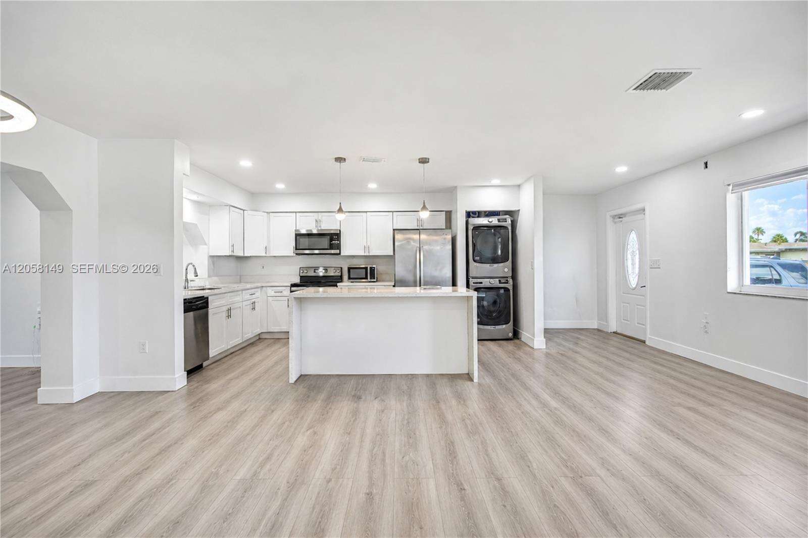 8720 11th St, Pembroke Pines, FL 33024 - For Sale photo 9