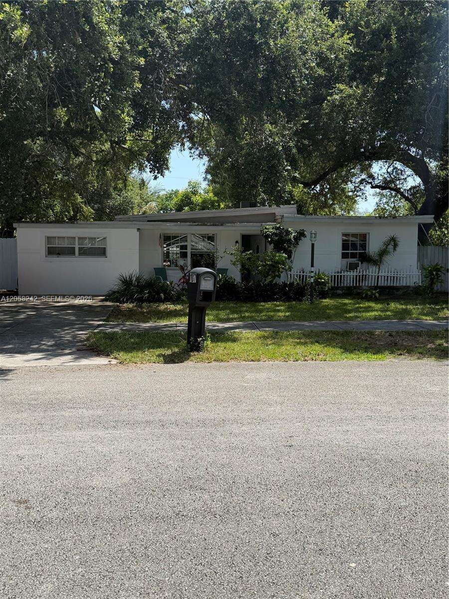 107 Edmund Rd, West Park, FL 33023 - For Sale photo 1