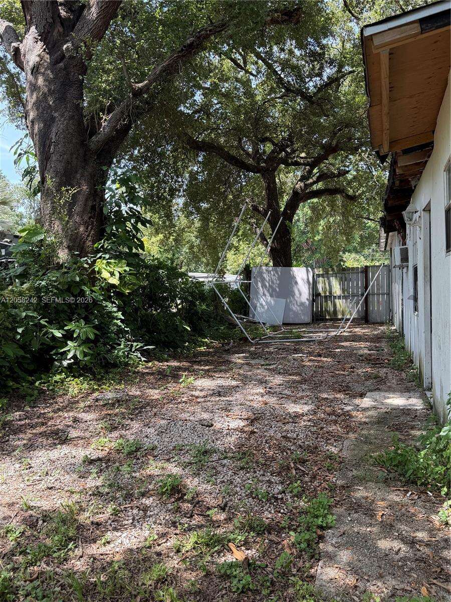 107 Edmund Rd, West Park, FL 33023 - For Sale photo 18