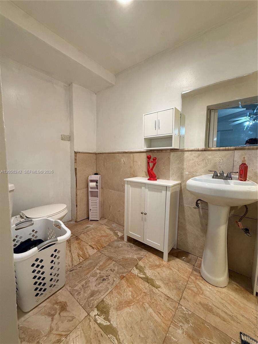 107 Edmund Rd, West Park, FL 33023 - For Sale photo 10