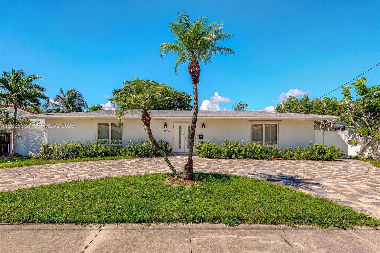 20950 25th Ct, Miami, FL 33180 - For Sale photo 4