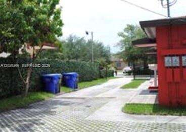2513 Lincoln St, Hollywood, FL 33020 - For Sale photo 2