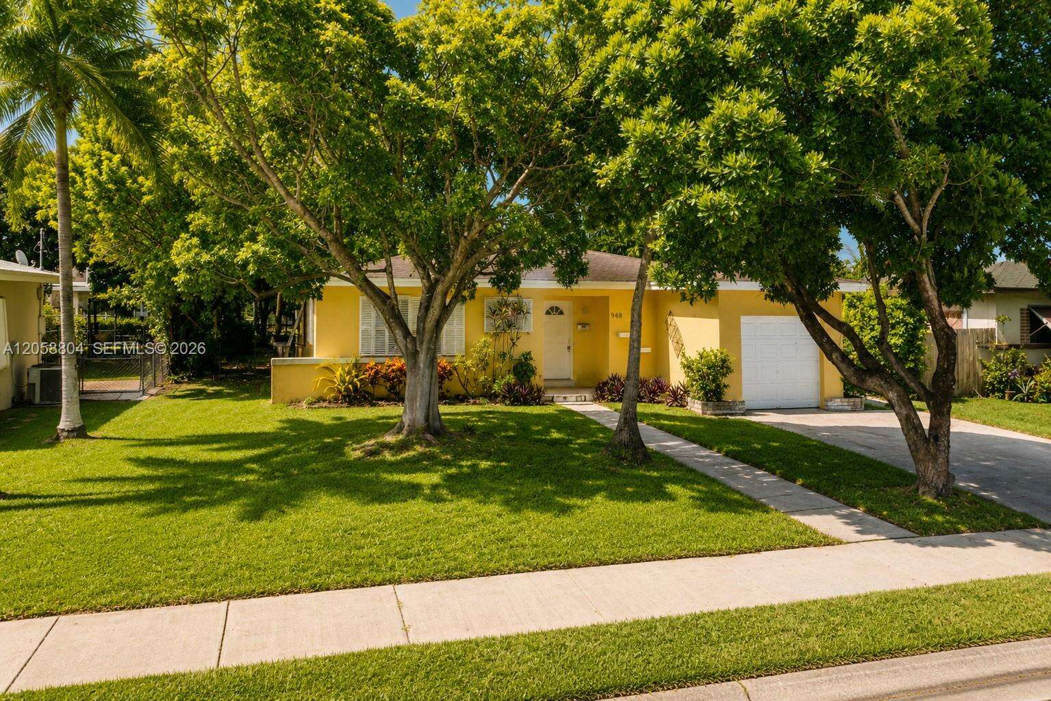 948 9th Ct, Homestead, FL 33030 - For Sale photo 2