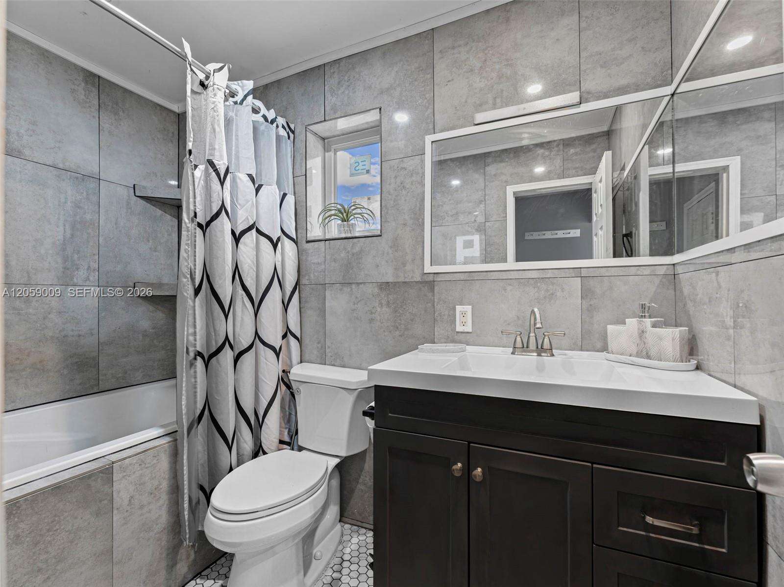 6721 Allen St, Hollywood, FL 33024 - Pending Sale photo 20