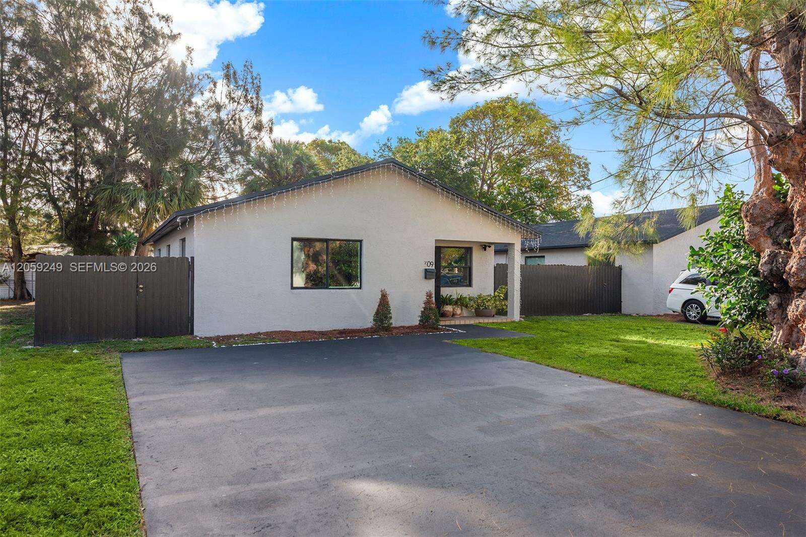 309 3rd Ave, Hallandale Beach, FL 33009 - For Sale photo 1