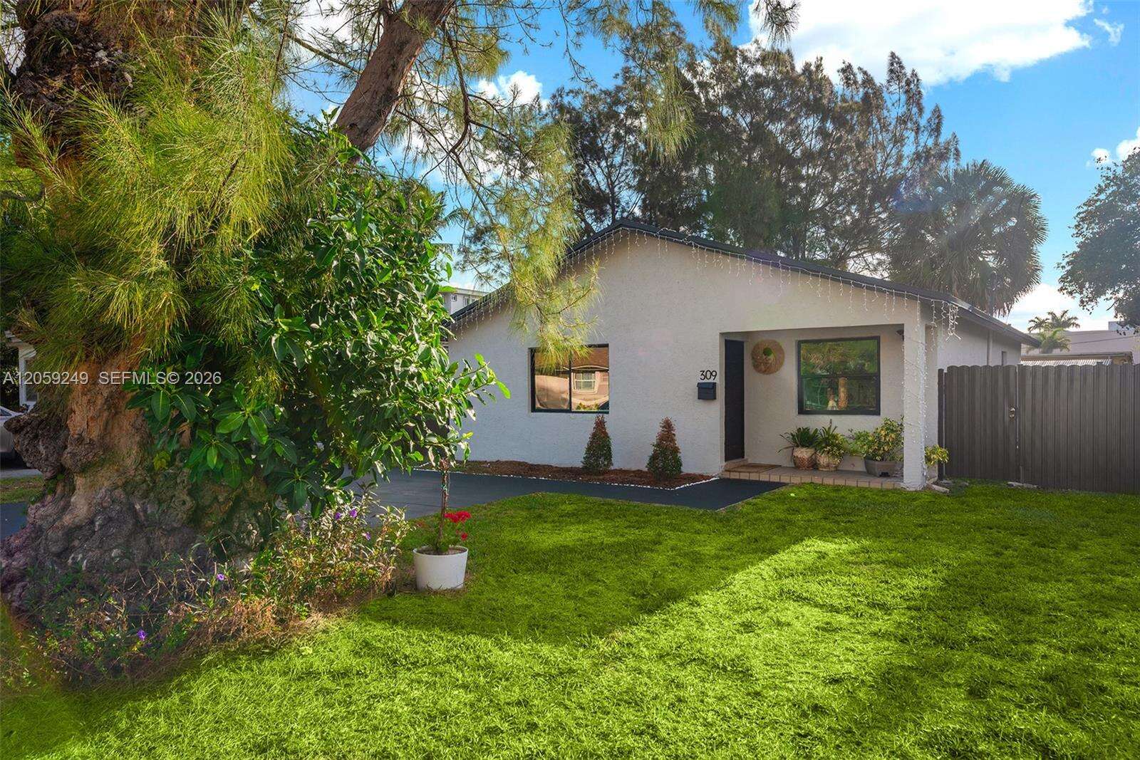 309 3rd Ave, Hallandale Beach, FL 33009 - For Sale photo 2
