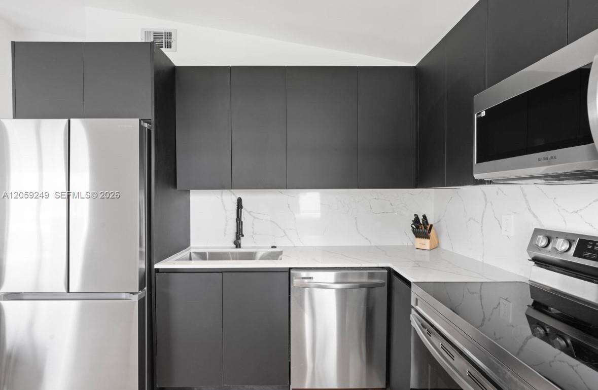 309 3rd Ave, Hallandale Beach, FL 33009 - For Sale photo 12