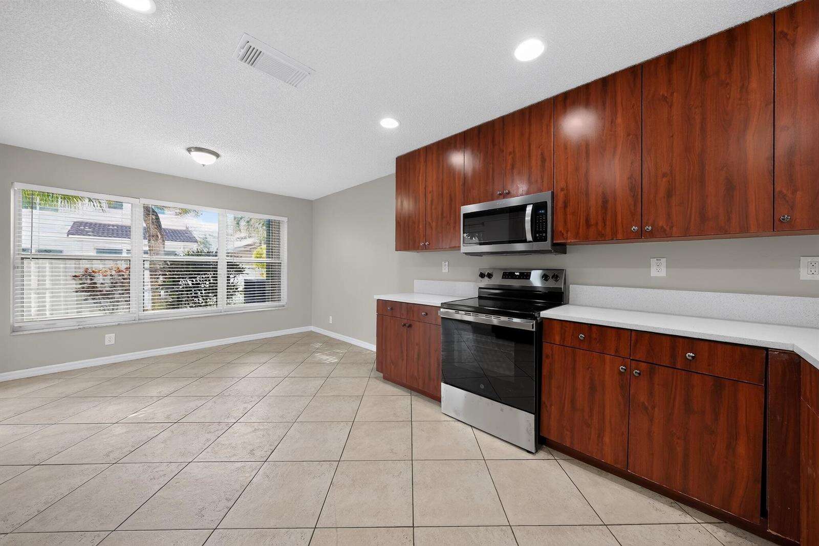 5287 38th, Fort Lauderdale, FL 33312 - For Sale photo 3