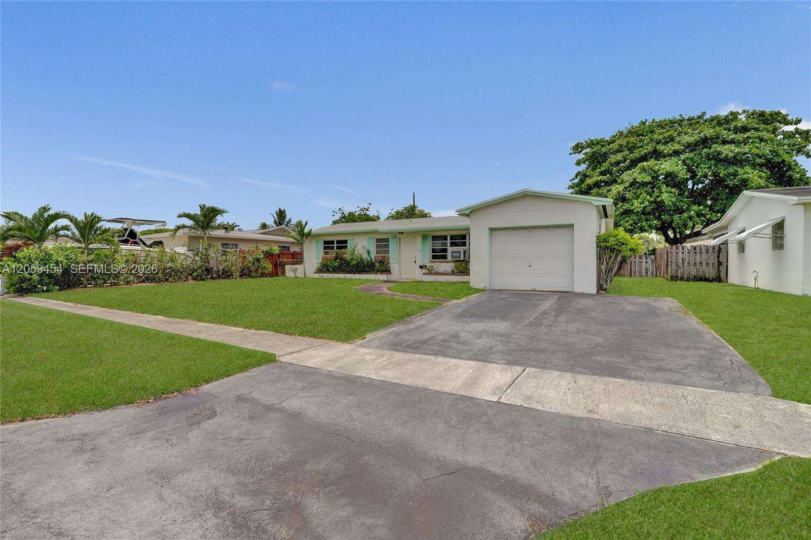 420 71st Way, Pembroke Pines, FL 33023 - For Sale photo 2