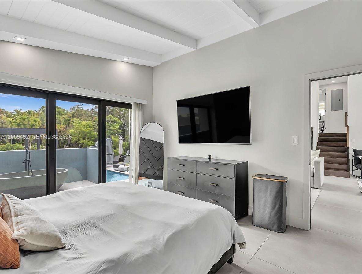 2448 Okeechobee Ln, Fort Lauderdale, FL 33312 - For Sale photo 12