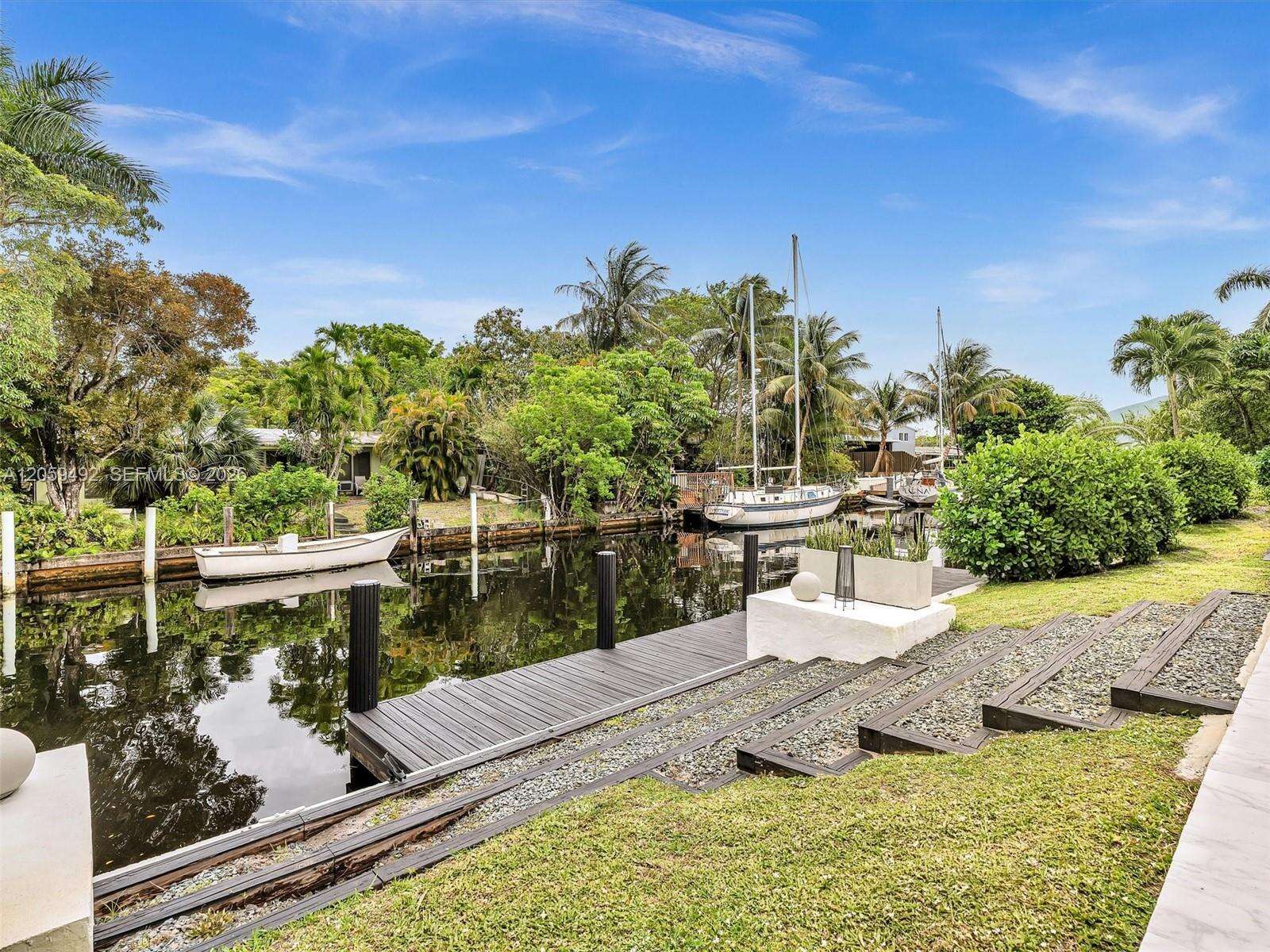 2448 Okeechobee Ln, Fort Lauderdale, FL 33312 - For Sale photo 4