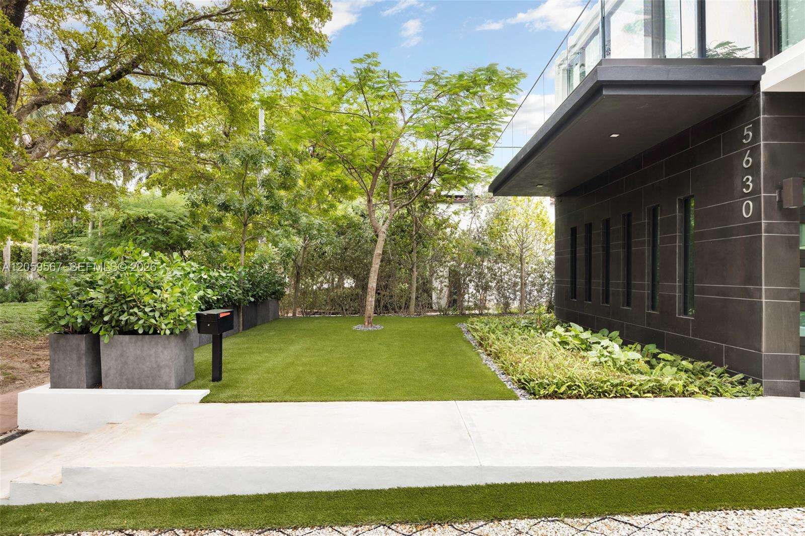5630 Pine Tree Dr, Miami Beach, FL 33140 - For Sale photo 2