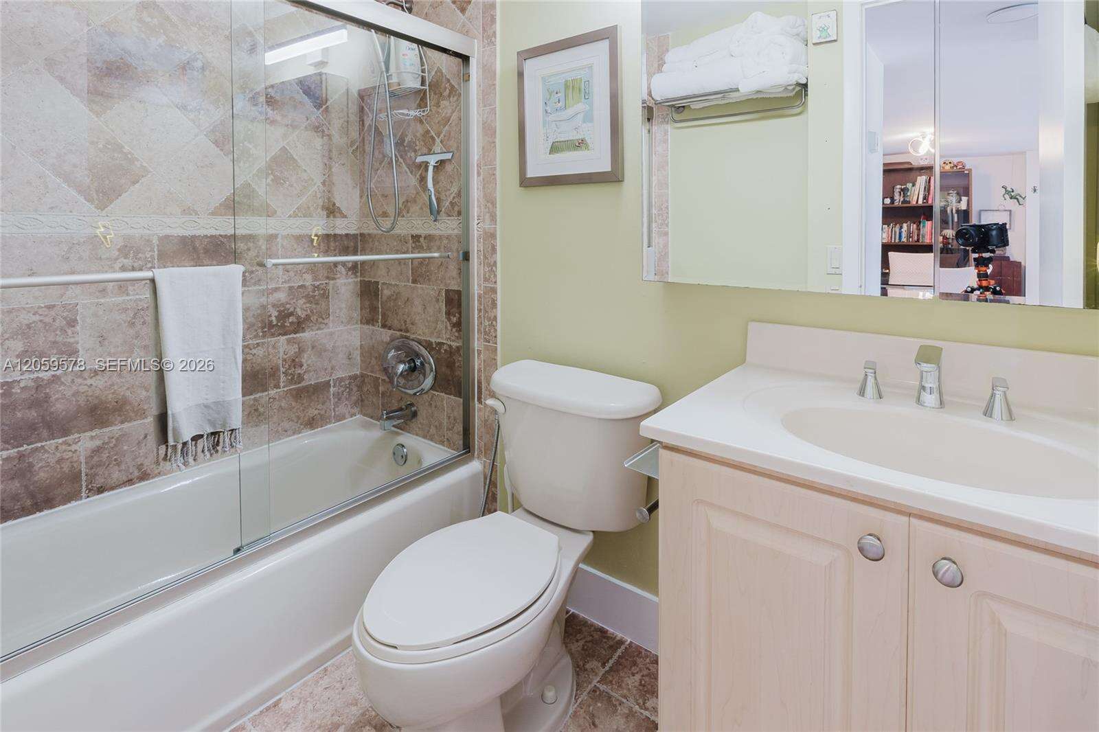 Miami Beach, FL 33139 - For Sale photo 25