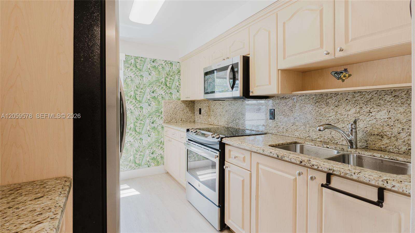 Miami Beach, FL 33139 - For Sale photo 7