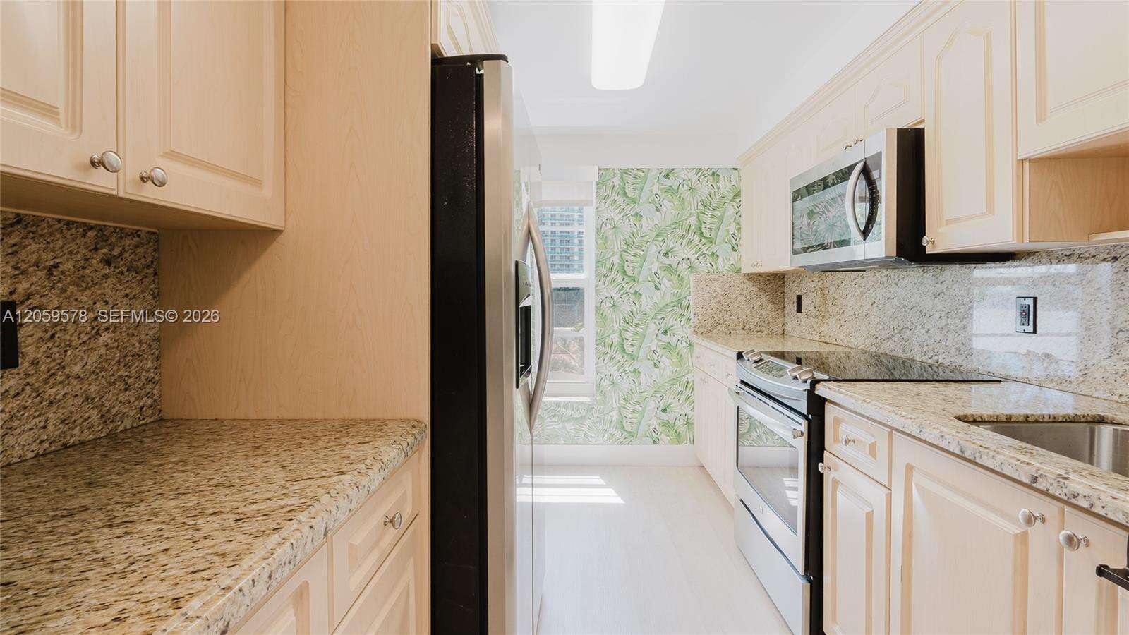 Miami Beach, FL 33139 - For Sale photo 8