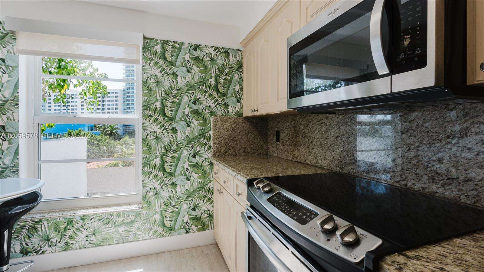 Miami Beach, FL 33139 - For Sale photo 10
