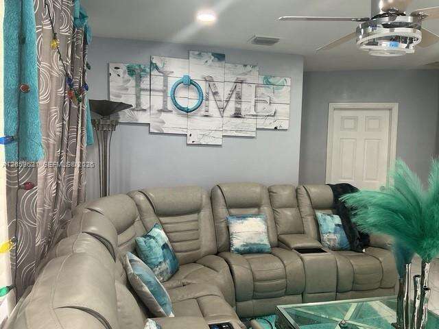 6404 Grant Ct, Hollywood, FL 33024 - For Sale photo 4