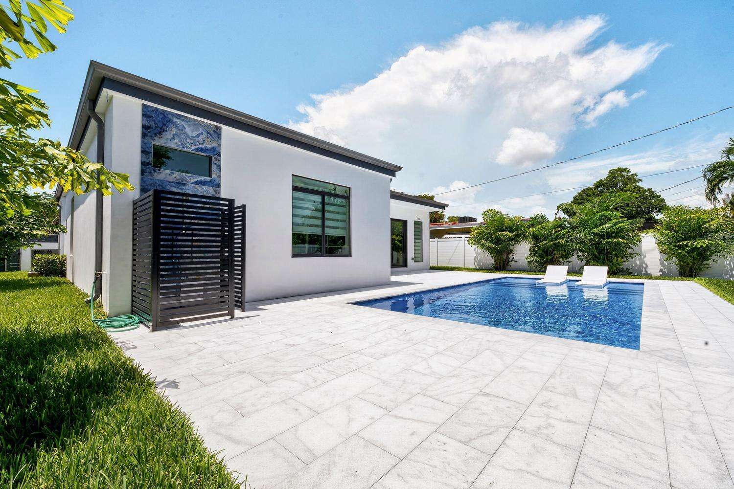 3933 Washington, Hollywood, FL 33021 - For Sale photo 2