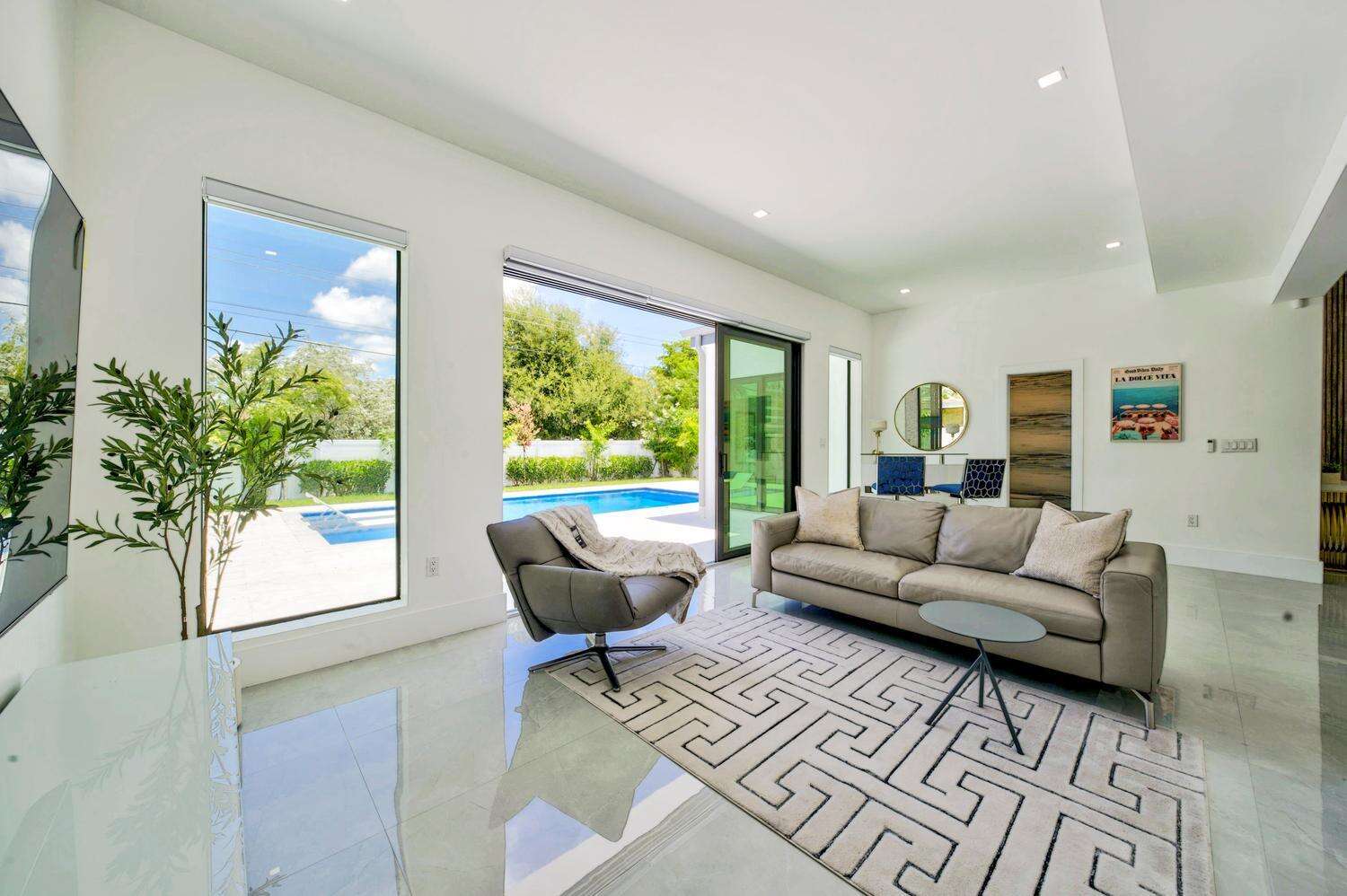 3933 Washington, Hollywood, FL 33021 - For Sale photo 6