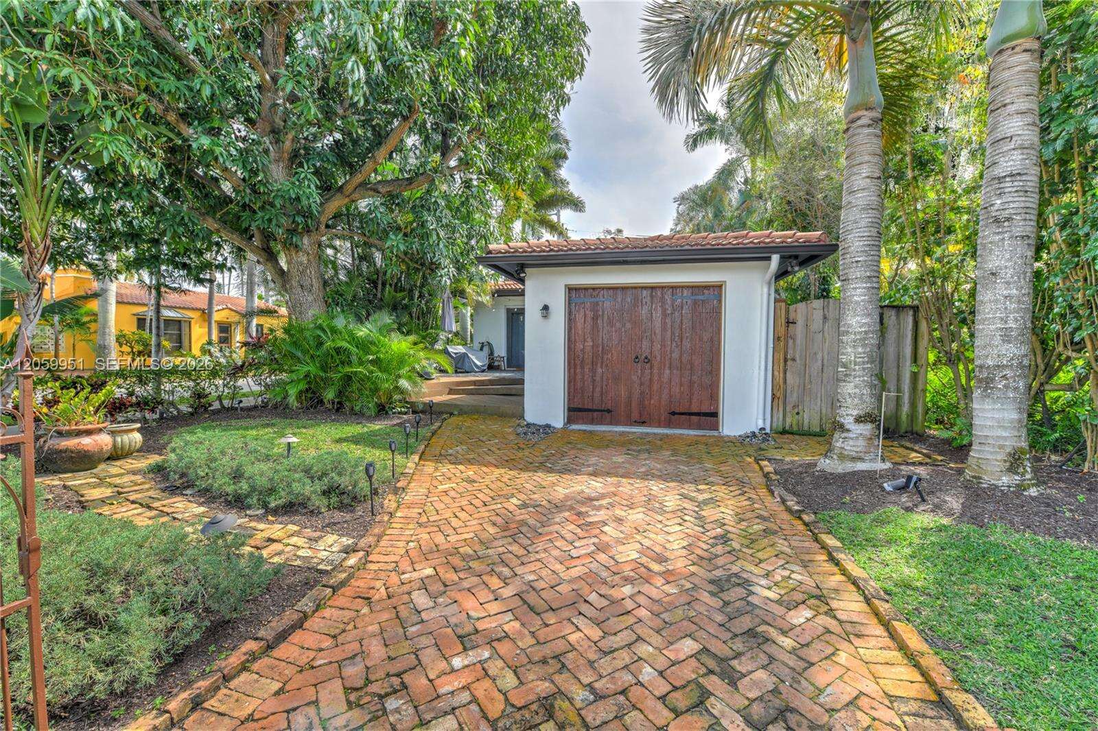 110 16th Ave, Hollywood, FL 33020 - For Sale photo 22