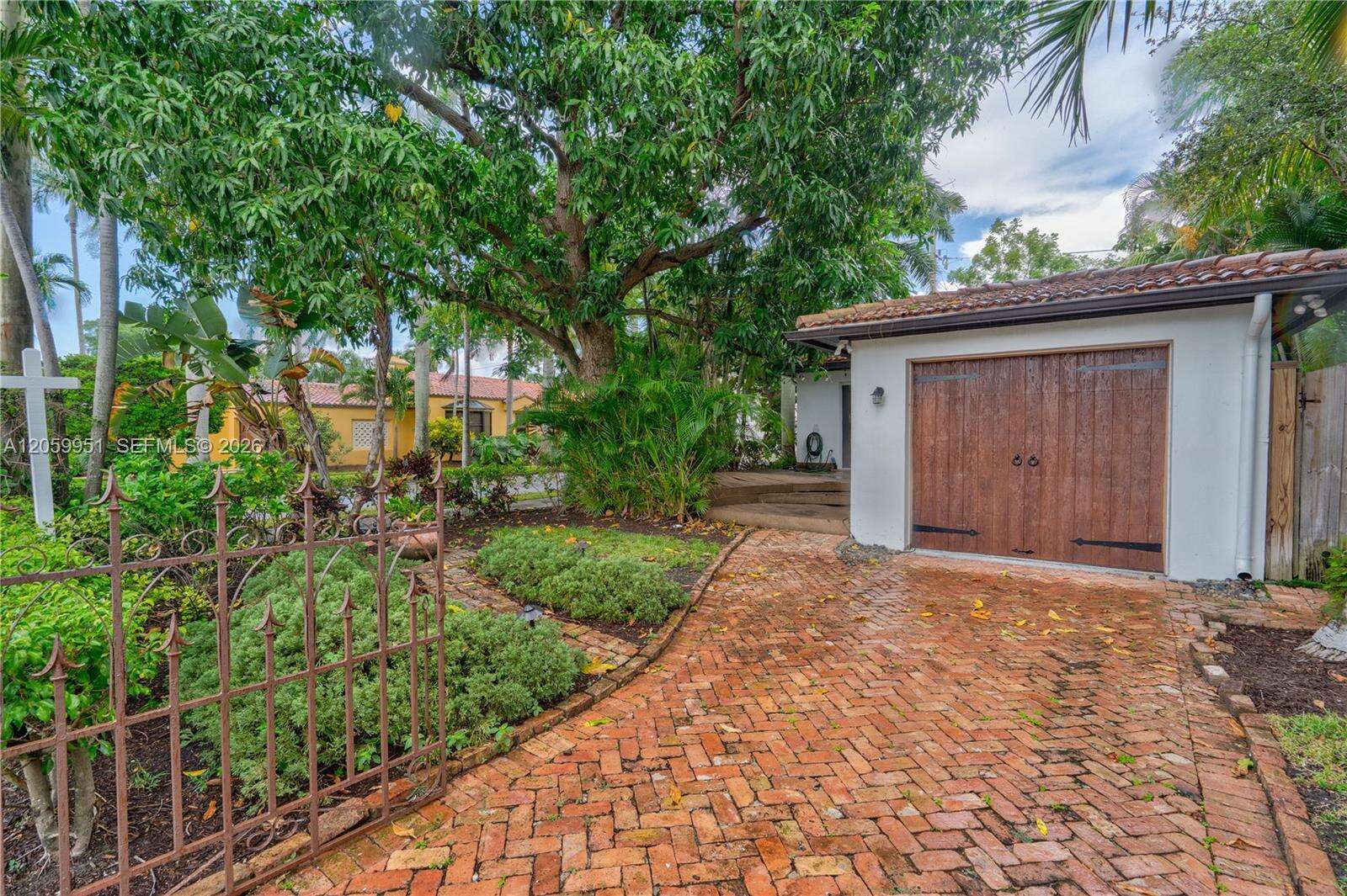 110 16th Ave, Hollywood, FL 33020 - For Sale photo 61