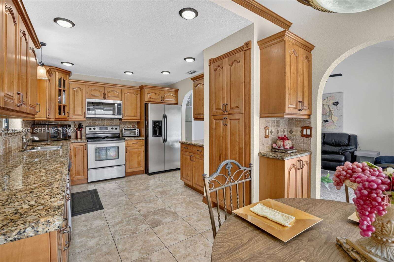 11584 Waterford Ct, Cooper City, FL 33026 - For Sale photo 8