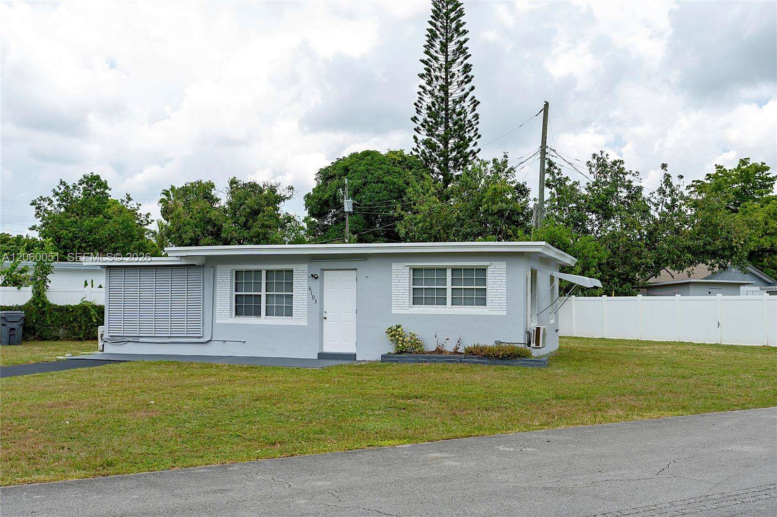 6103 Monroe St, Hollywood, FL 33023 - For Sale photo 4